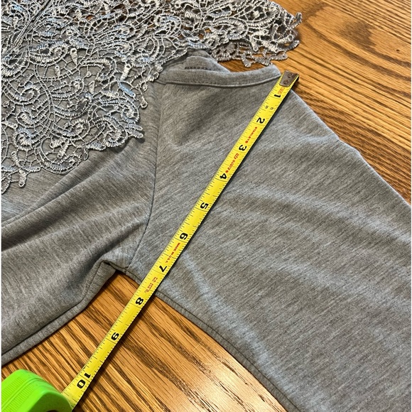 YOINS Sexy Cold Shoulder ~V-neck w/ Lace Insert - Picture 10 of 16